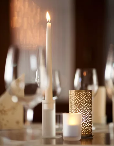 Duni Antik gyertya piros színű, cseppmentes 50db/csom. 2 csom/ka