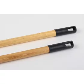 Lakkozott fa nyél, olasz menettel (120 cm.)