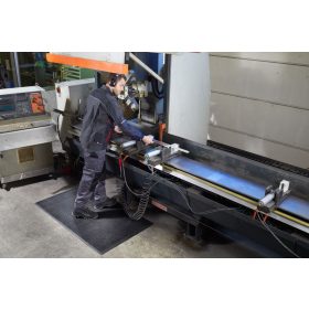   Kleen-Kushion Multifunkciós gumi szőnyeg cushioning mat 115x175cm