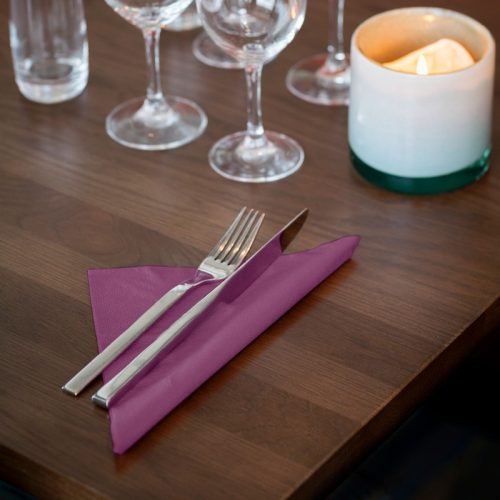 Szalvéta BÍBOR színű 33x33cm 3réteg.150lap/csomag (10csom./karton) Tork Advanced