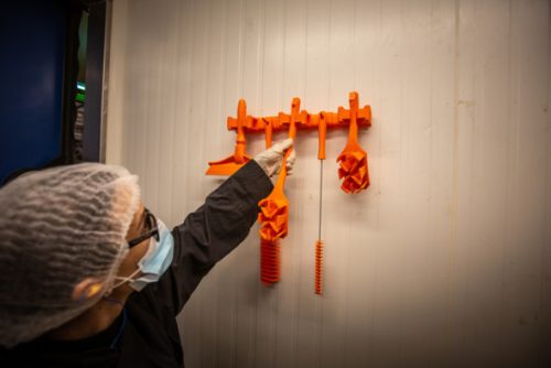 Fali konzol 5 eszközhöz NARANCS (3nyél+2 akasztó) 420mm Vikan