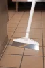 Asztal- és padlókaparó PIROS 245mm Vikan
