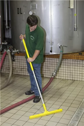 Ergonómikus nyél alu. sárga 1510mm, átm. 31mm Vikan