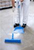 Seprű 410mm kék lágy hasított szálak Vikan