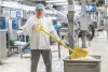 Lapát hosszú nyél sárga 1310mm Vikan