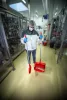 Nyeles zárható szemeteslapát seprűvel 350mm PIROS Vikan
