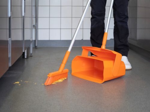 Nyeles zárható szemeteslapát seprűvel 350mm NARANCS Vikan