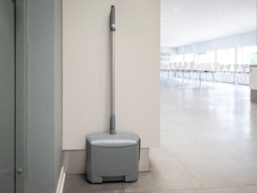 Nyeles zárható szemeteslapát seprűvel 350mm SZÜRKE Vikan