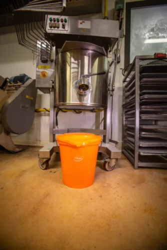 Fedő 12 literes vödörhöz narancs Vikan HACCP system