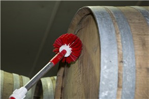 Kerek fejű kefe piros lágy szálak 135mm Vikan