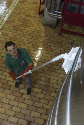 Állítható dőésszögű kefe fehér, 240mm Vikan hygiene system